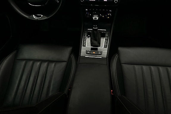 Skoda Superb 9 of 28