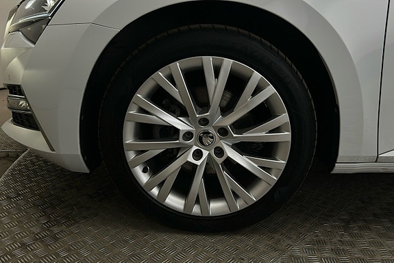 Skoda Superb 12 of 28