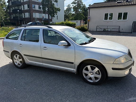 Skoda Octavia 3 of 6