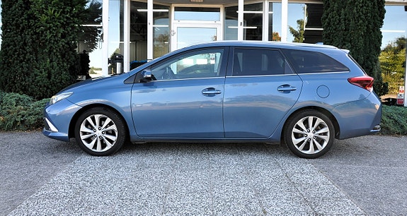 Toyota Auris 3 of 12