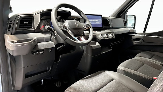 Renault Master 12 of 12