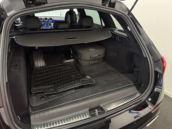 Mercedes-Benz C300 11 of 22