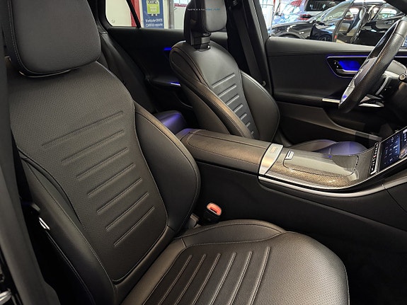 Mercedes-Benz C300 17 of 22
