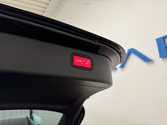 Mercedes-Benz C300 13 of 22