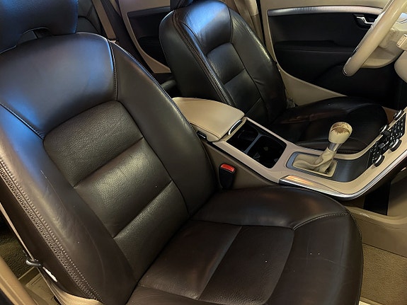 Volvo XC70 7 of 13