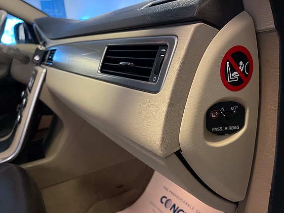 Volvo XC70 13 of 13