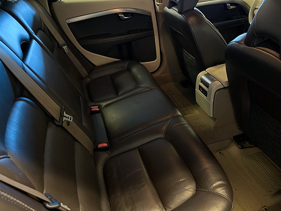 Volvo XC70 11 of 13