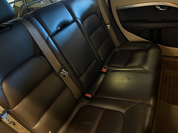Volvo XC70 10 of 13