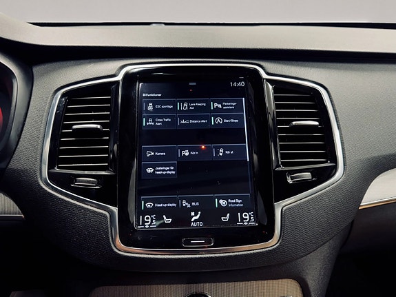 Volvo XC90 22 of 30