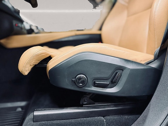 Volvo XC90 14 of 30