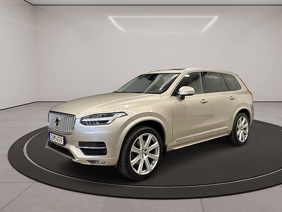 Volvo XC90 3 of 30