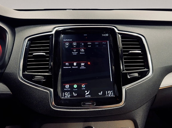 Volvo XC90 26 of 30