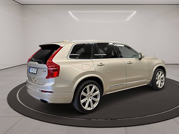 Volvo XC90 9 of 30