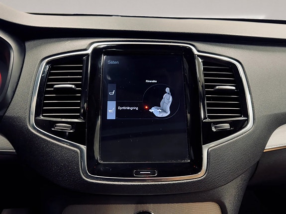 Volvo XC90 25 of 30