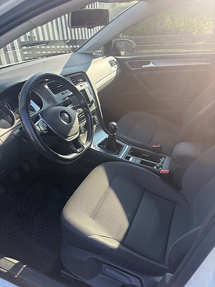 Volkswagen Golf VII 7 of 15