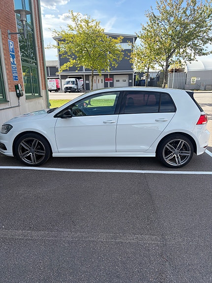 Volkswagen Golf VII 3 of 15