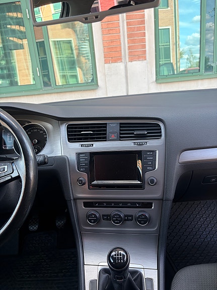 Volkswagen Golf VII 11 of 15