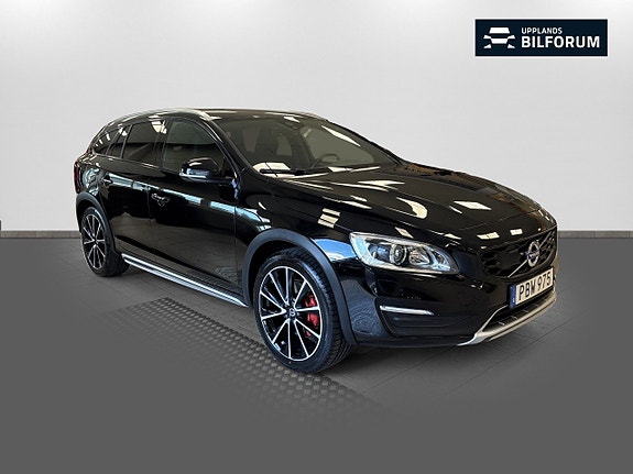 Volvo V60 Cross Country 3 of 19