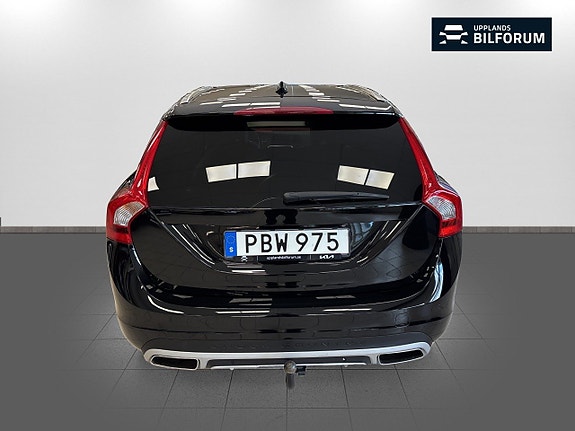Volvo V60 Cross Country 5 of 19