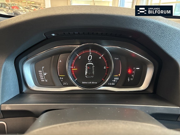 Volvo V60 Cross Country 10 of 19