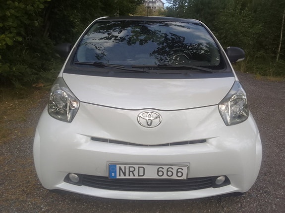Toyota IQ 6 of 6