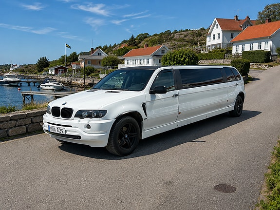BMW X5 2 of 8