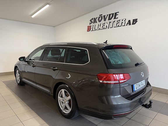 Volkswagen Passat 3 of 12