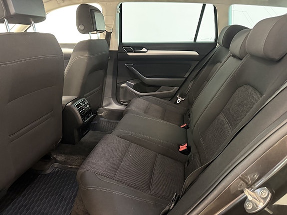 Volkswagen Passat 12 of 12