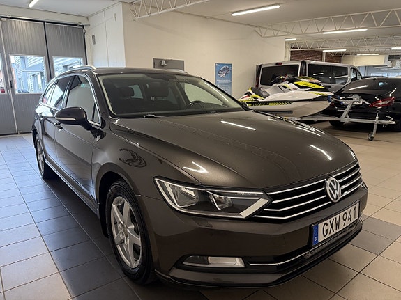 Volkswagen Passat 6 of 12