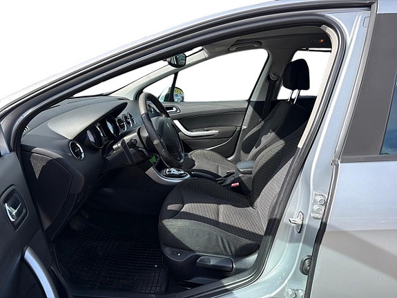 Peugeot 308 SW 14 of 23