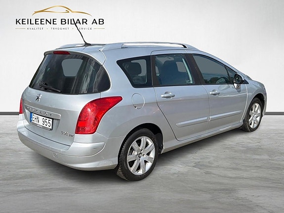 Peugeot 308 SW 8 of 23