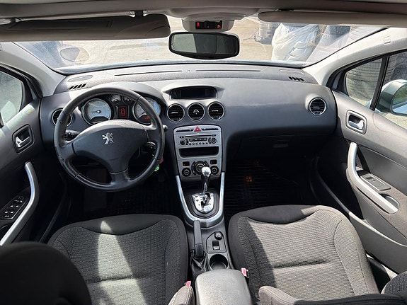 Peugeot 308 SW 15 of 23