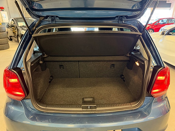 Volkswagen Polo 25 of 25