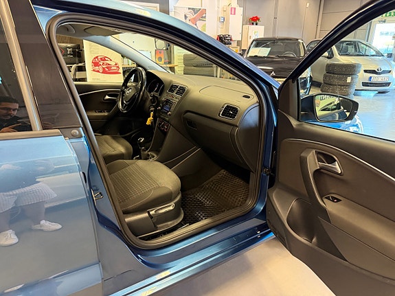 Volkswagen Polo 18 of 25