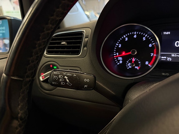 Volkswagen Polo 12 of 25