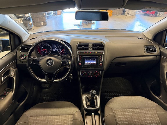 Volkswagen Polo 21 of 25