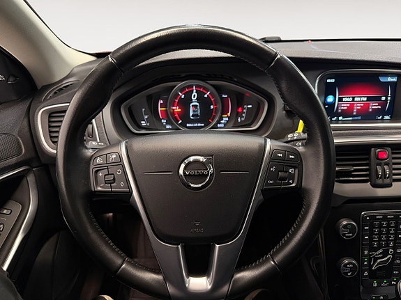Volvo V40 Cross Country 13 of 21