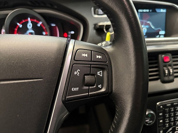 Volvo V40 Cross Country 21 of 21