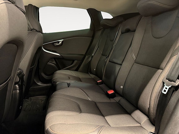 Volvo V40 Cross Country 14 of 21