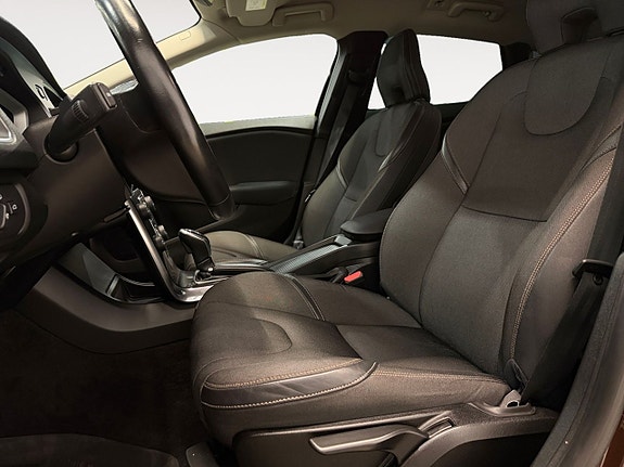 Volvo V40 Cross Country 9 of 21