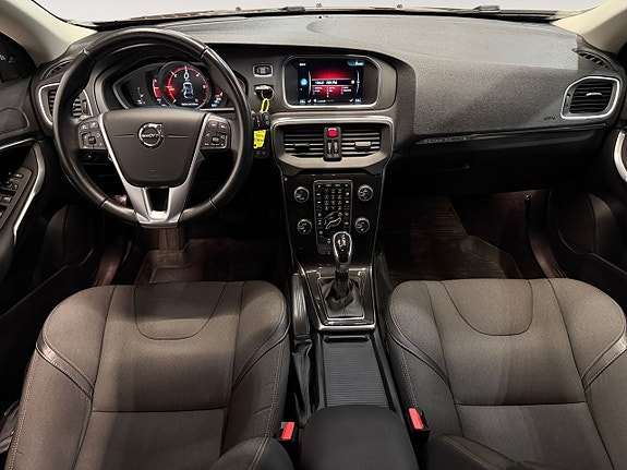 Volvo V40 Cross Country 10 of 21