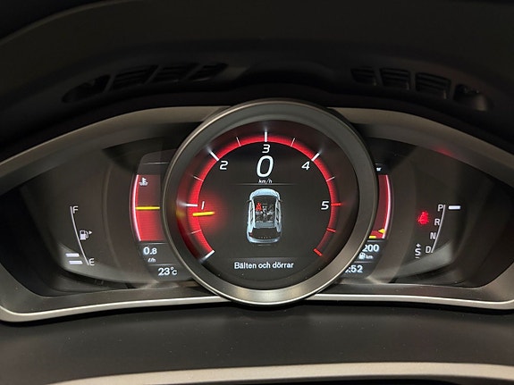 Volvo V40 Cross Country 12 of 21