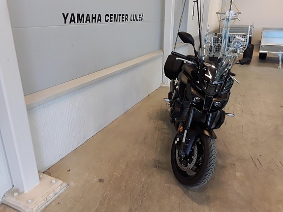 Yamaha MT-10 2 of 2