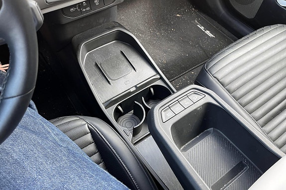 Kia EV4 12 of 14