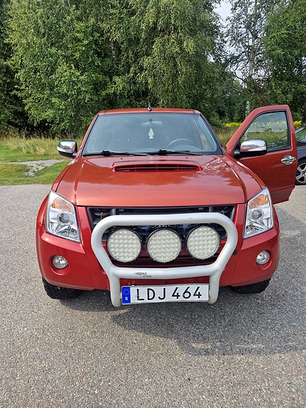Isuzu D-max 2 of 6