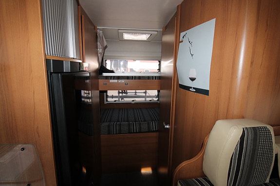 LMC Liberty 664 G Våningssäng 6 bältade platser 2,2 Turbodiesel 140 Hk 11 of 17