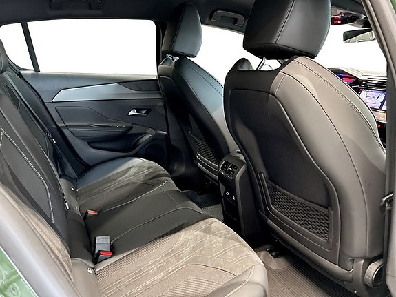 Peugeot 308 14 of 17