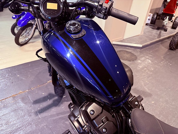 Yamaha XV950 R Bolt 4 of 10