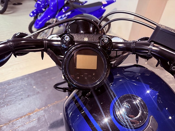 Yamaha XV950 R Bolt 5 of 10