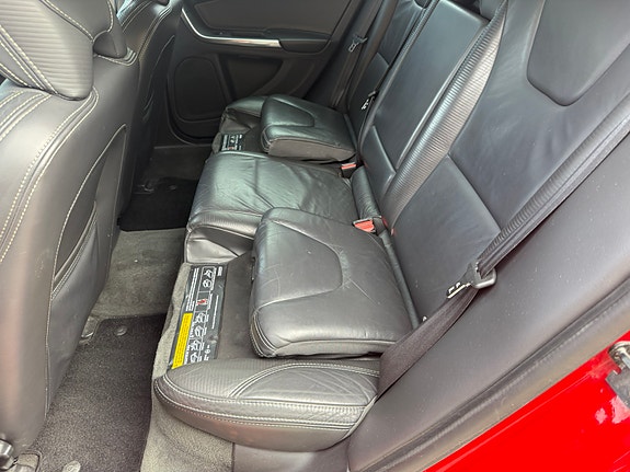 Volvo V60 9 of 16
